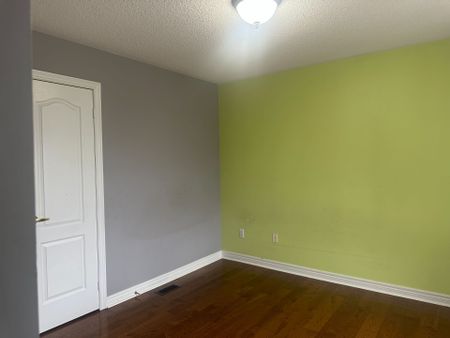 For Lease - 5 Sea Lion Road, Brampton, Ontario - Photo 4