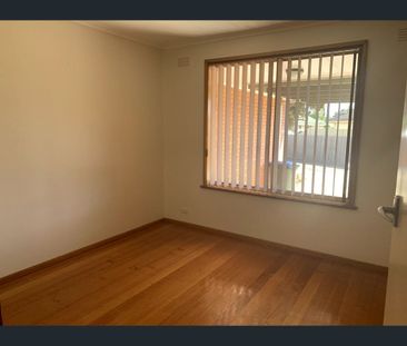 4/21 Beamish Street, Werribee, Vic 3030 - Photo 2