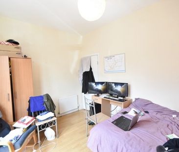 2 Bed - Simonside Terrace, Heaton - Photo 5