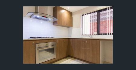 Studio Terrace Close to Everything! - Photo 3