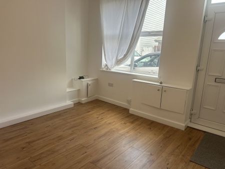 ChapelStreet, Eastwood, NOTTINGHAM - Photo 3