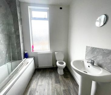 3 Bed Terraced House, Leeds, LS12 - Photo 4