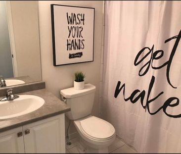 For Lease - 600 Alex Gardner Circle, Aurora, Ontario - Photo 3