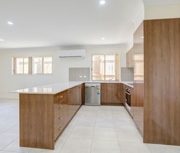 6 Wanaka Street, Bahrs Scrub QLD 4207 - House For Rent | Domain - Photo 2