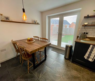 3 bedroom semi-detached to let - Photo 3