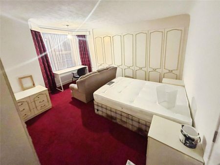 5 bedroom end of terrace house to rent - Photo 4