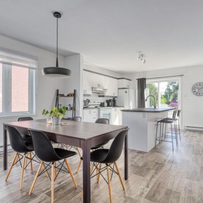 Logement 4 ½ sur deux étages à louer - Photo 1