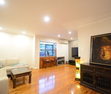 4 Bedroom Family Home!! - Photo 3