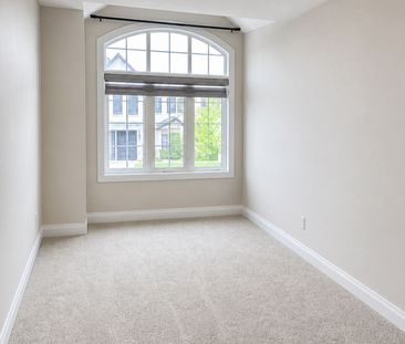 For Lease - 209 Sedgewood Street, Waterloo, Ontario - Photo 4