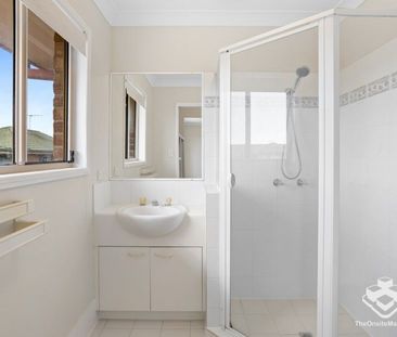 3-Bedroom Townhouse with Double Lock-Up Garage - Photo 4