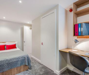 3 bedroom flat to rent - Photo 5