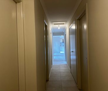 Brand New 3-Bedroom Family Home in Cranbourne East - Photo 3