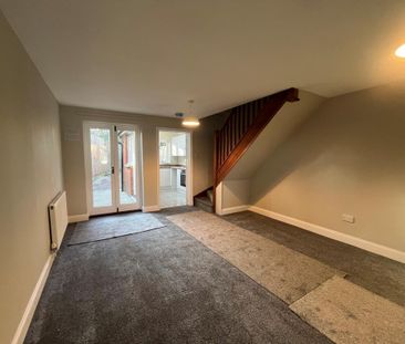 2 bedroom end of terrace house to rent - Photo 2