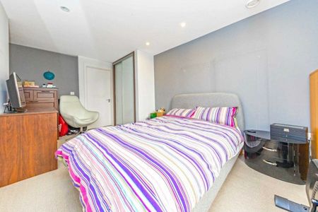 Loxford Gardens, Islington, N5 - Photo 3