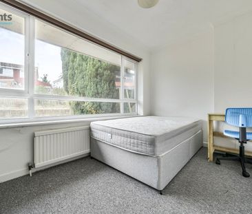 5 bedroom detached house to rent - Photo 2
