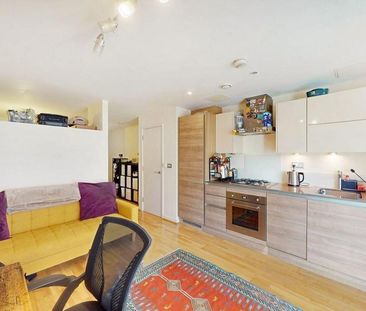 Studio to rent - Photo 2