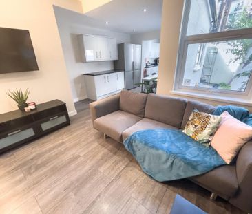 5 bedroom terraced house to rent - Photo 2