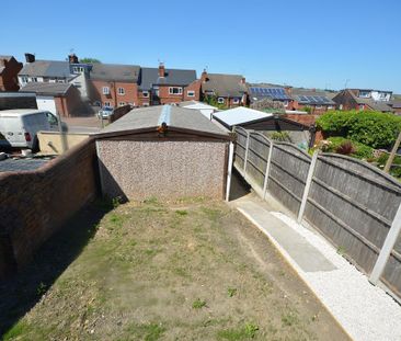 2 bedroom end of terrace house to rent - Photo 1
