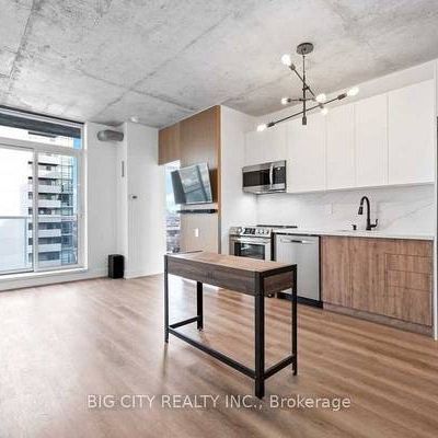 QUEEN WEST 2 BEDS 1 BATH HARD LOFT PARKING INCLD - Photo 1