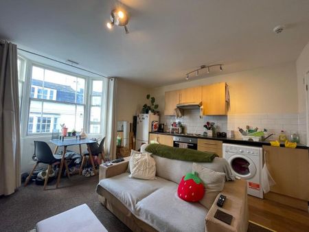 1 bedroom flat to rent - Photo 2