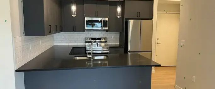 NW Beautiful 2 Bedrm, 2 Bath w/ Underground Parking & Locker for Lease | 2307 - 33 Carringham Gate Northwest, Calgary - Photo 1
