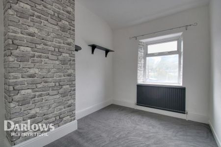 3 bedroom terraced house to rent - Photo 3