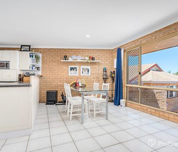 Family Home with Stunning Ocean Views - Photo 5