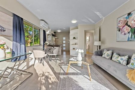 🌞 Sunny, North-Facing Brick & Tile Home - Photo 5