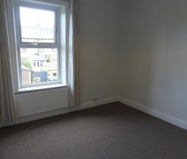 2 bedroom end of terrace house to rent - Photo 1