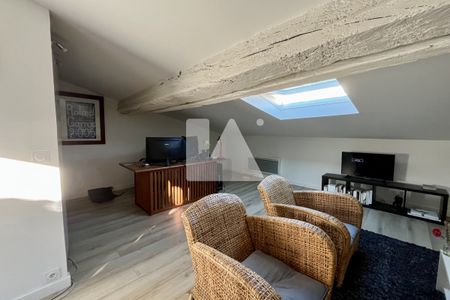 BORDEAUX - T2 - PLACE DE LA BOURSE - Photo 4