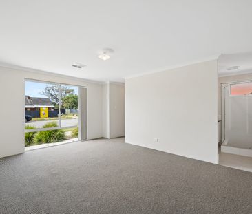 4 x 2 Family home on a corner block - Photo 2