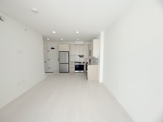 Bright and Brand New One Bedroom in Surrey Central - Photo 1