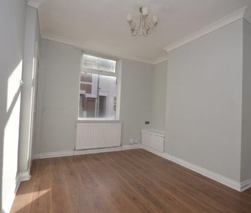 2 bedroom property to rent - Photo 1