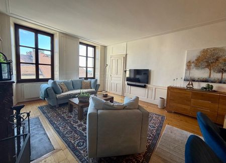 Superb 3.5 room apartment with fireplaces and character - Photo 2