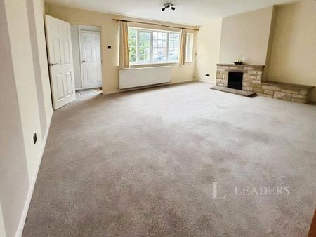 4 bedroom semi-detached house to rent - Photo 3