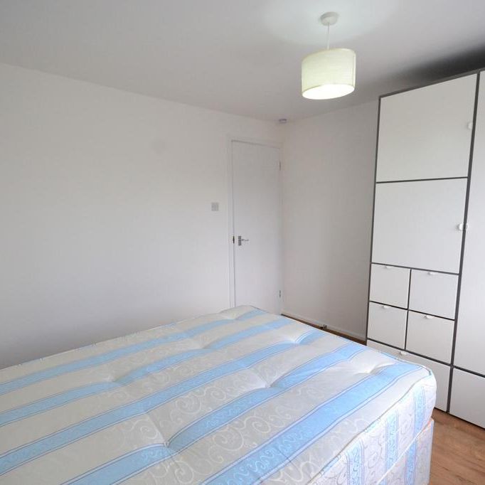 3 bedroom flat to rent - Photo 1