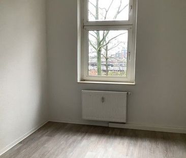 Komm nach Styrum! Perfekt renovierte 2 Zimmer mit großer Küche und Balkon , kurzfristig bezugsfertig - Photo 1