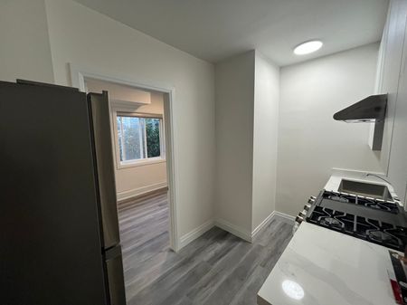 For Lease - 5 Sorauren Avenue Unit# 5, Toronto, Ontario - Photo 2