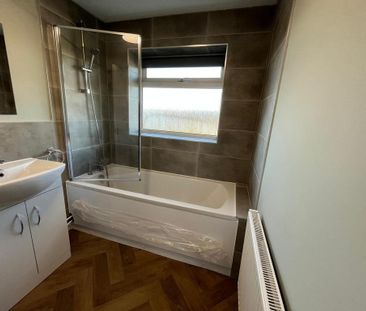 3 bedroom end of terrace house to rent - Photo 6