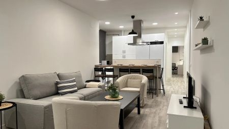 Room in a shared 6-bedroom apartment for rent in Goya, Madrid. - Photo 2