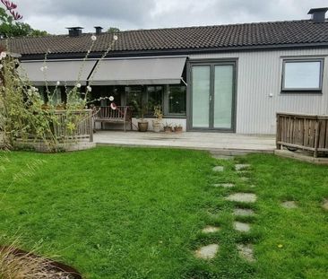 Kyrkvägen, Mölnlycke - Photo 1