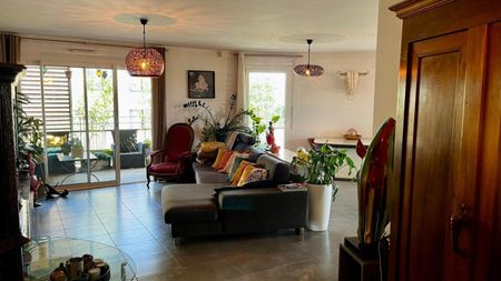 Location Appartement 4 pièces 98m² ST JULIEN EN GENEVOIS 74160 - Photo 3