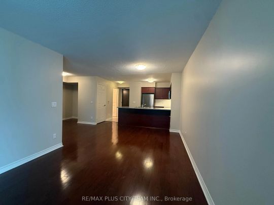 19 Grand Trunk Crescent #812 - Photo 1