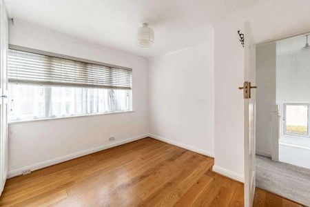 St Michaels Crescent, Pinner, HA5 - Photo 4