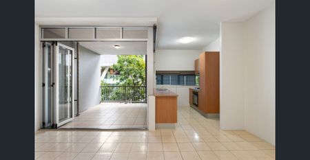 Fully Furnished - Sophisticated 1-Bedroom Apartment in the Heart of South Bank - Photo 4