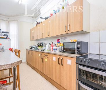 1 bedroom in a house share to rent - Photo 1