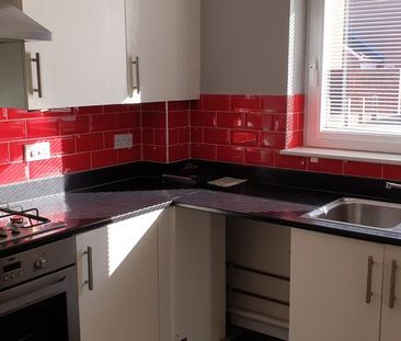 3 bedroom terraced house to rent - Photo 6