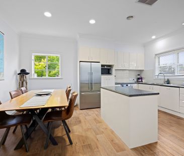 Stylish Three-bedroom Home In Sought-after East Albury - Photo 3