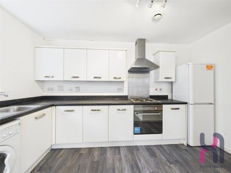 2 bedroom flat to rent - Photo 2