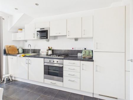 Walnut Grove, Wooburn Green, High Wycombe,HP10 - Photo 4